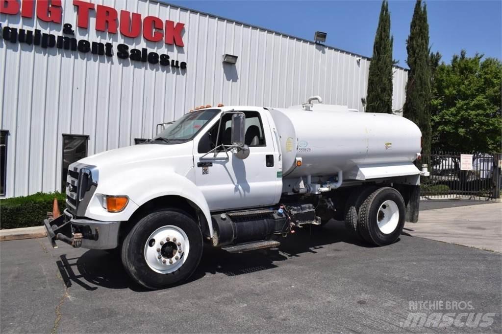 Ford F750 Цистерна