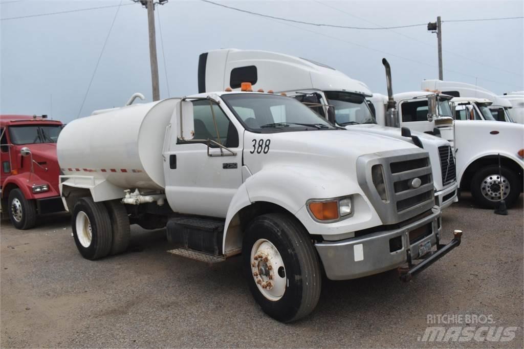 Ford F750 Цистерна