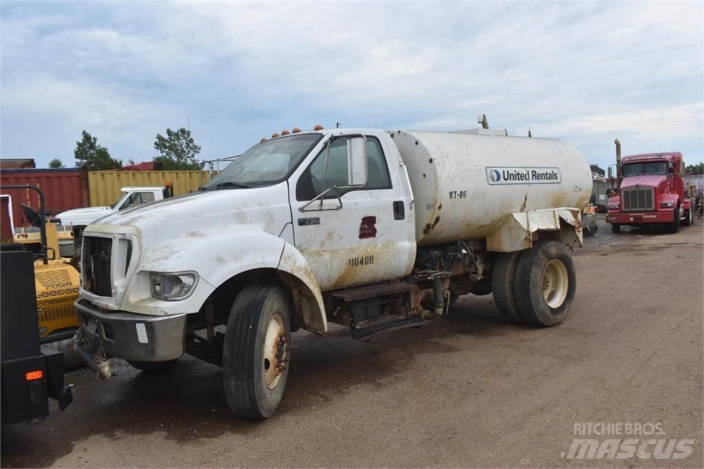 Ford F750 Цистерна