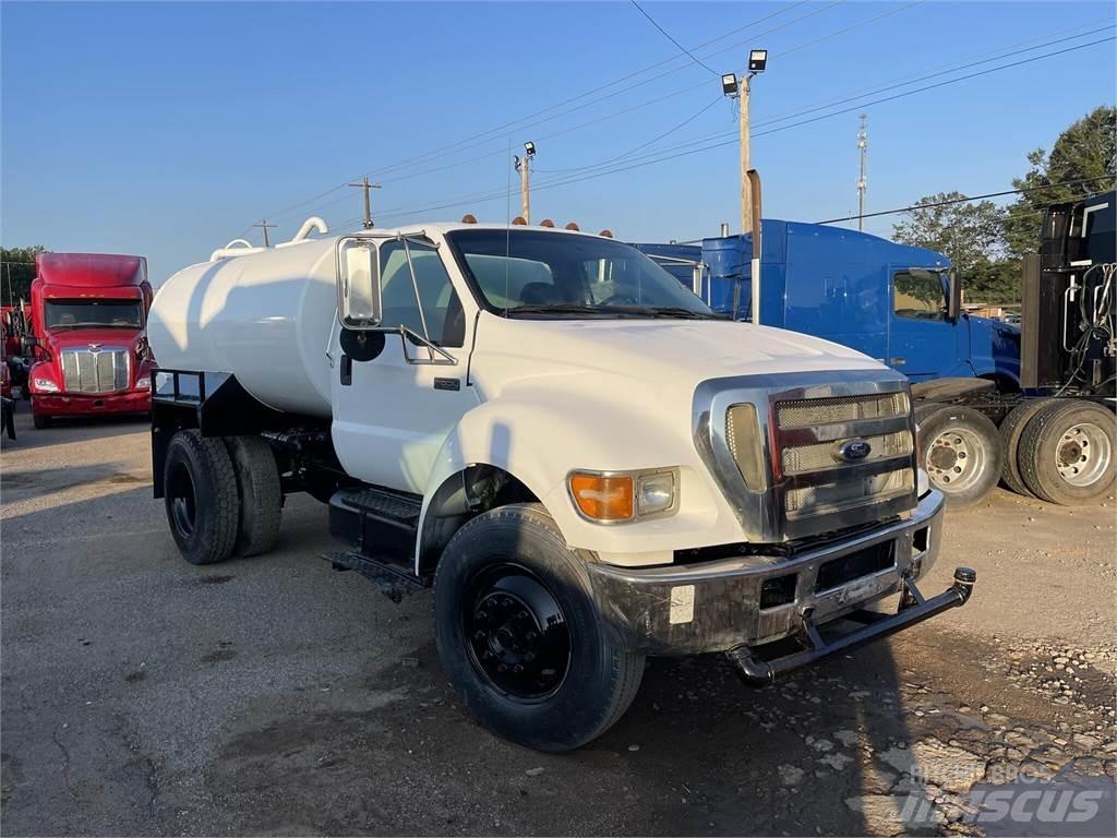 Ford F750 Цистерна
