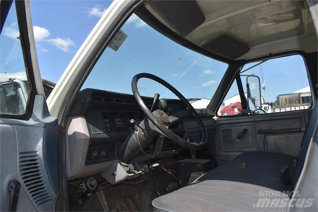 Ford F800 Самосвал