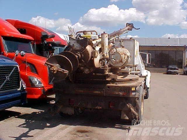 Ford F800 Общински/универсални превозни средства
