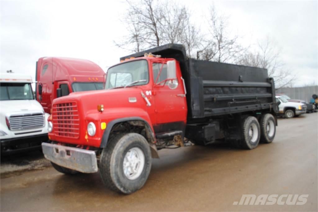 Ford L8000 Самосвал