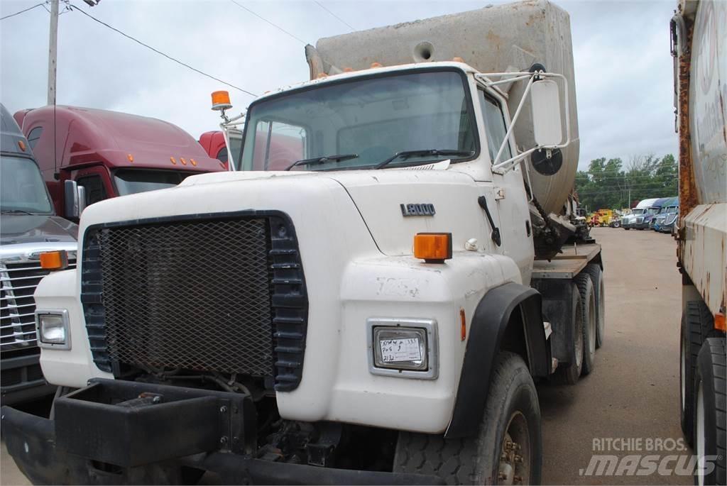 Ford L8000 Автобетоновози
