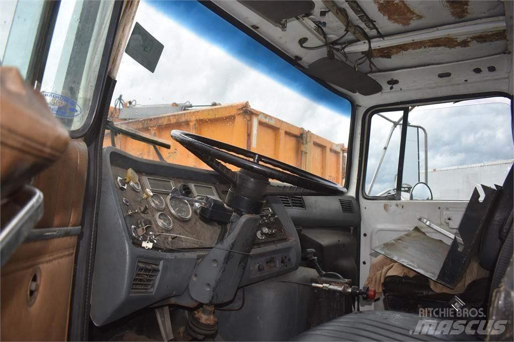 Ford L8000 Автокранове