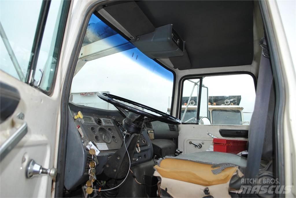 Ford L8000 Цистерна