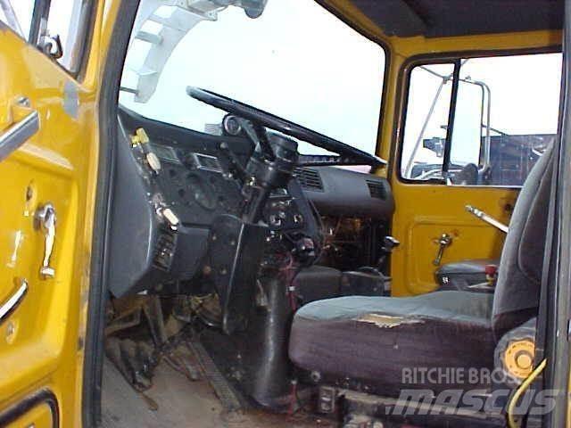 Ford L8000 Цистерна