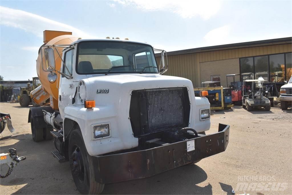 Ford LN7000 Автобетоновози
