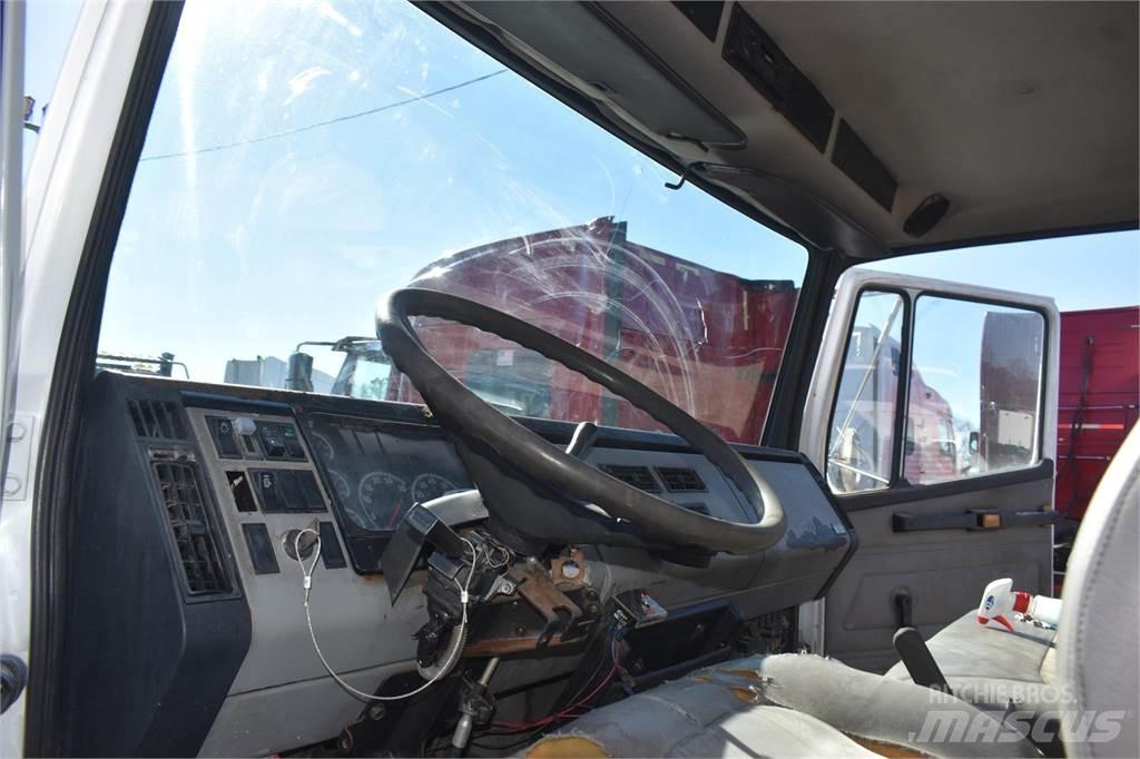 Freightliner FL60 Самосвал