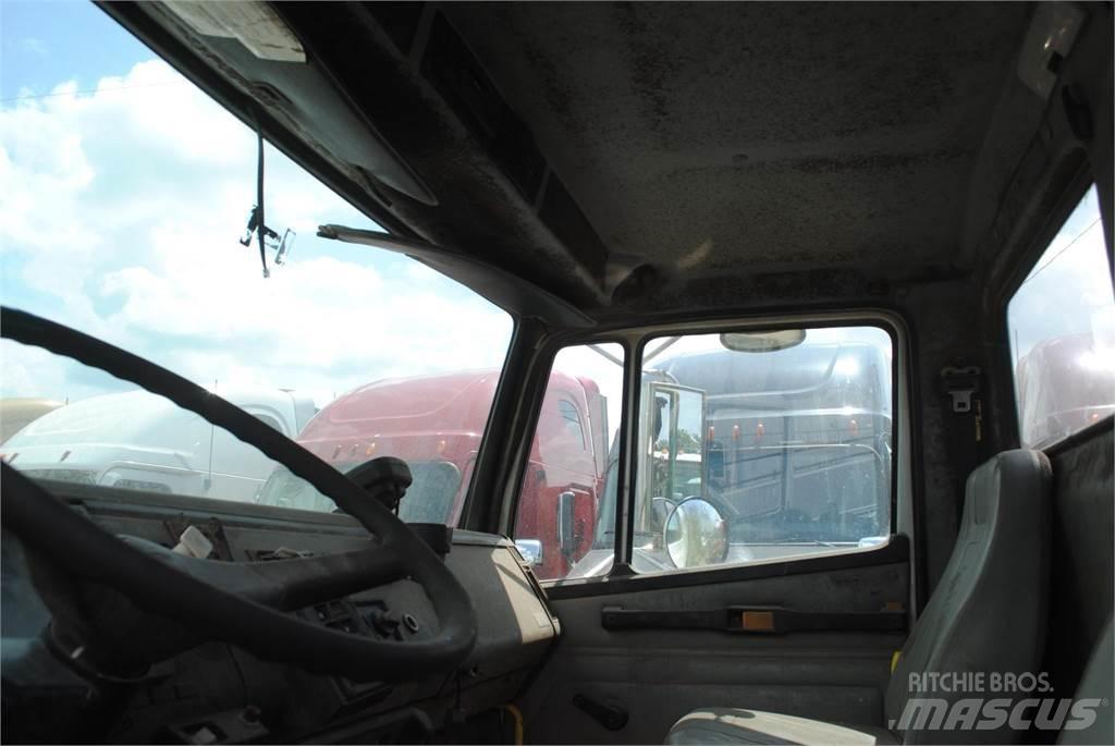 Freightliner FL70 Автокранове