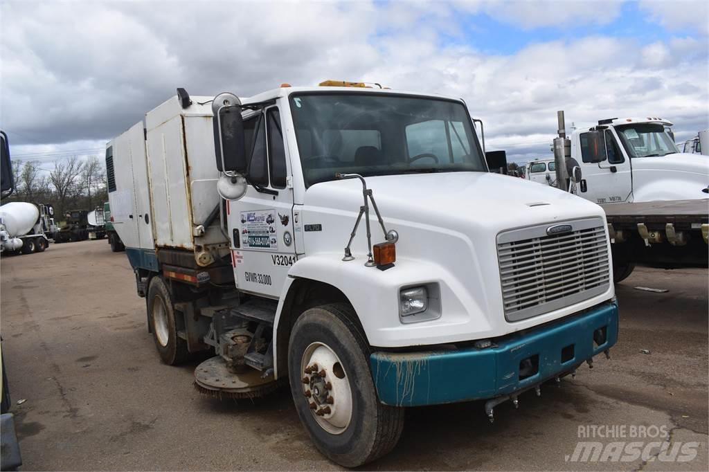 Freightliner FL70 Камиони за почистване