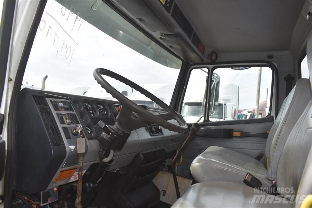 Freightliner FL70 Автокранове