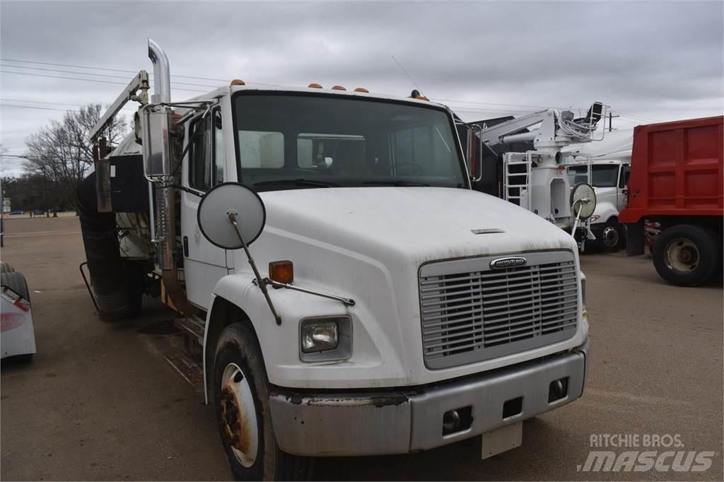 Freightliner FL70 Цистерна