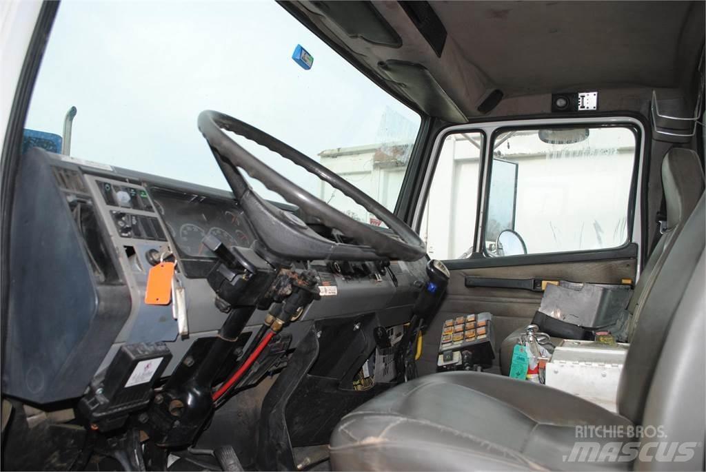 Freightliner FL80 Автокранове