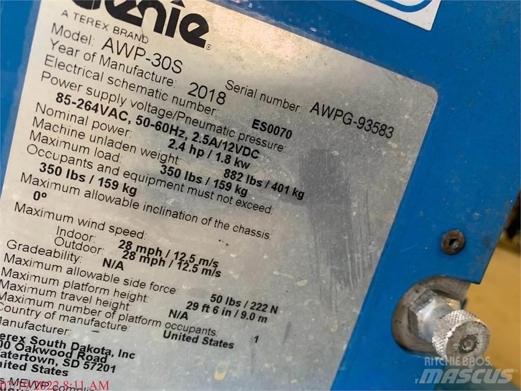 Genie AWP30S Вертикални мачтови повдигачи
