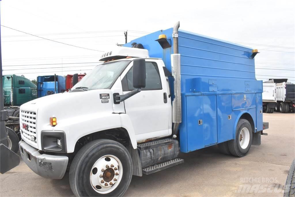 GMC TOPKICK C7500 Общински/универсални превозни средства
