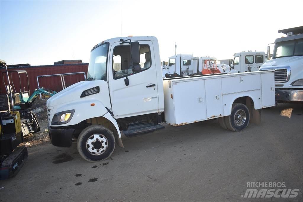 Hino 145 Общински/универсални превозни средства
