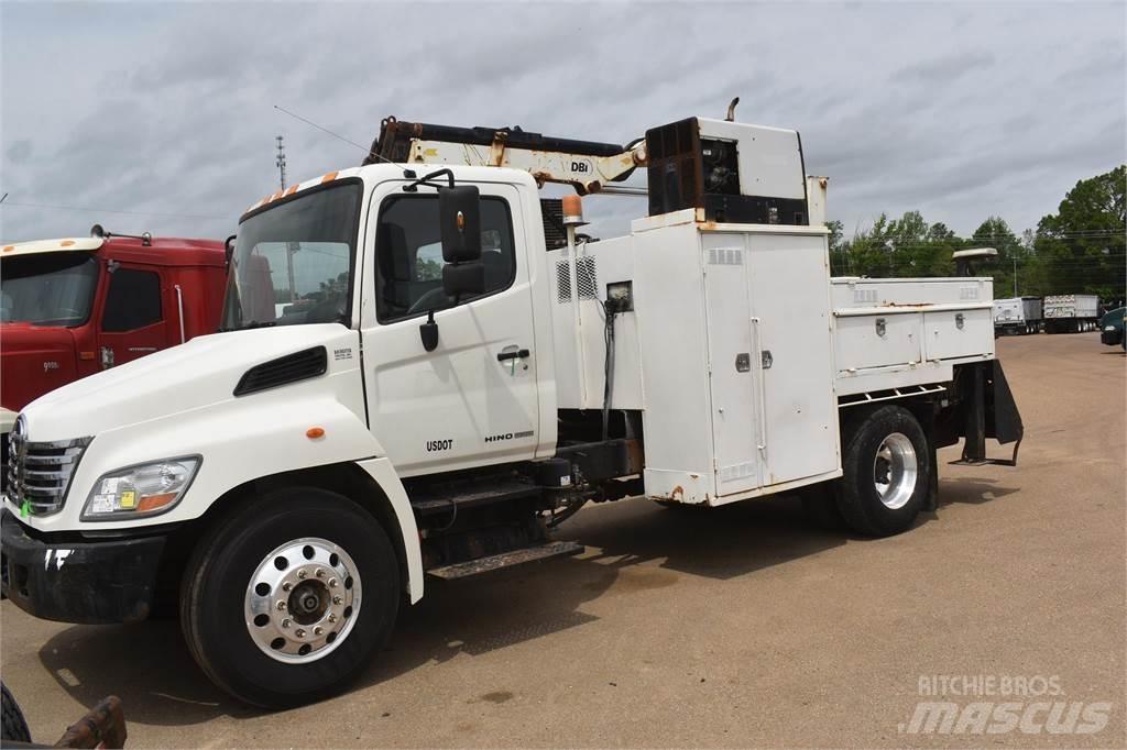 Hino 338 Общински/универсални превозни средства
