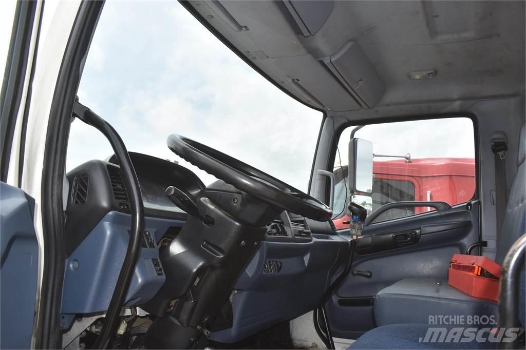 Hino 338 Общински/универсални превозни средства
