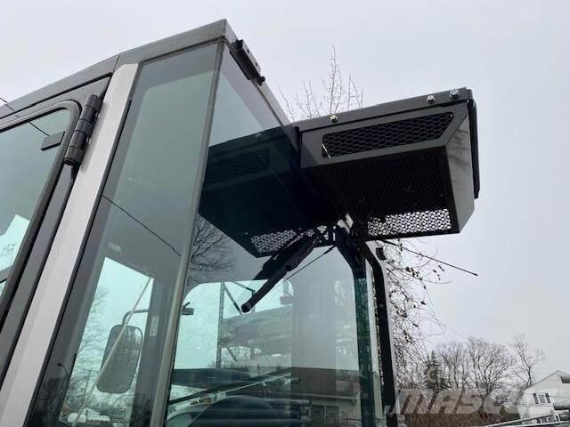 Hitachi ZW50 Колесни товарачи