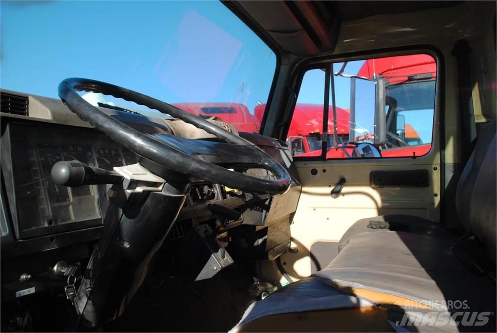 International 4700 Автокранове