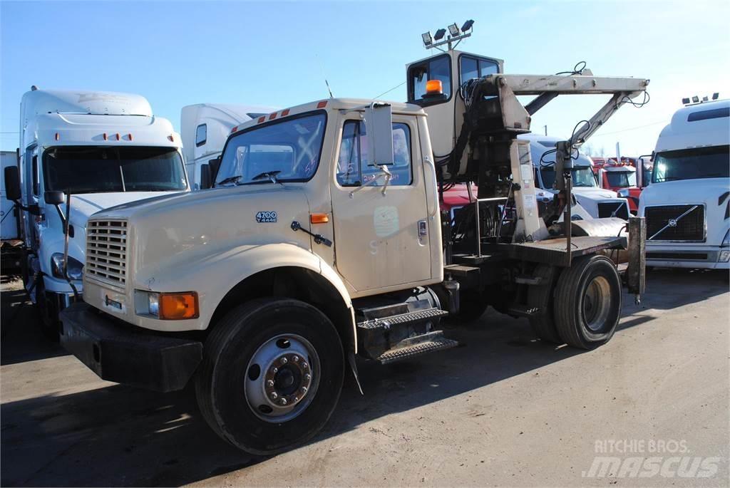 International 4700 Автокранове