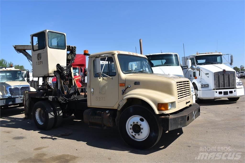International 4700 Автокранове