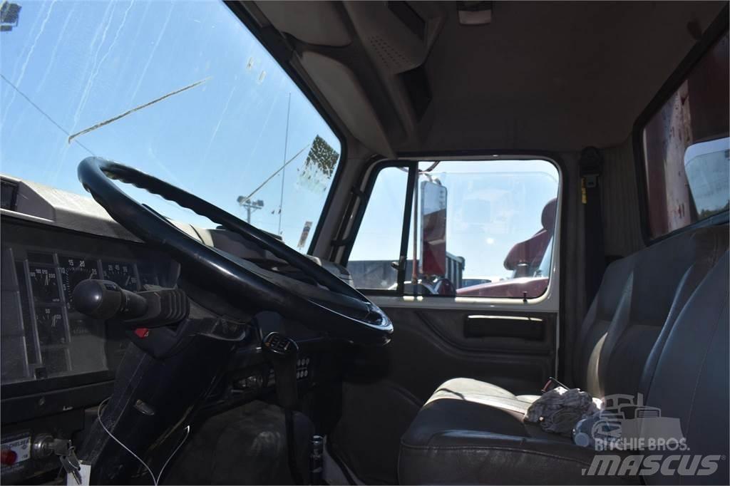 International 4700 Самосвал