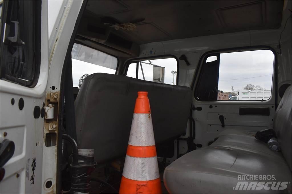 International 4700 Общински/универсални превозни средства
