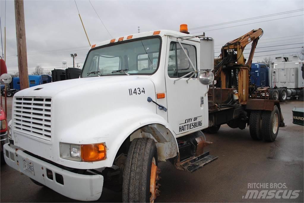 International 4700 Автокранове