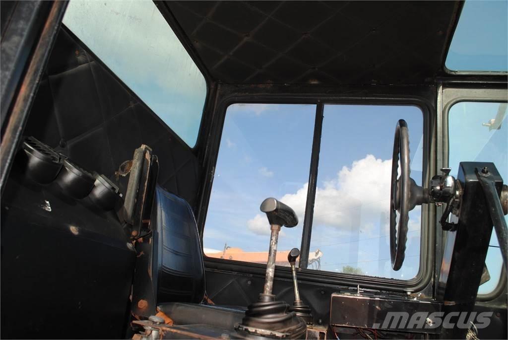 International 4700 Автокранове