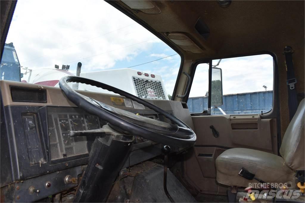 International 4900 Самосвал
