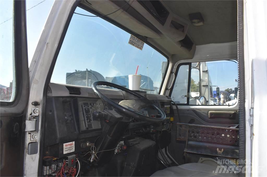 International 4900 Автокранове