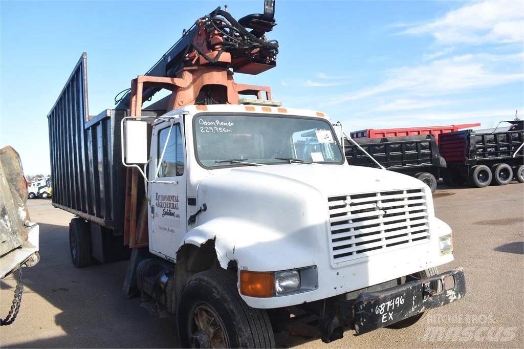 International 4900 Автокранове