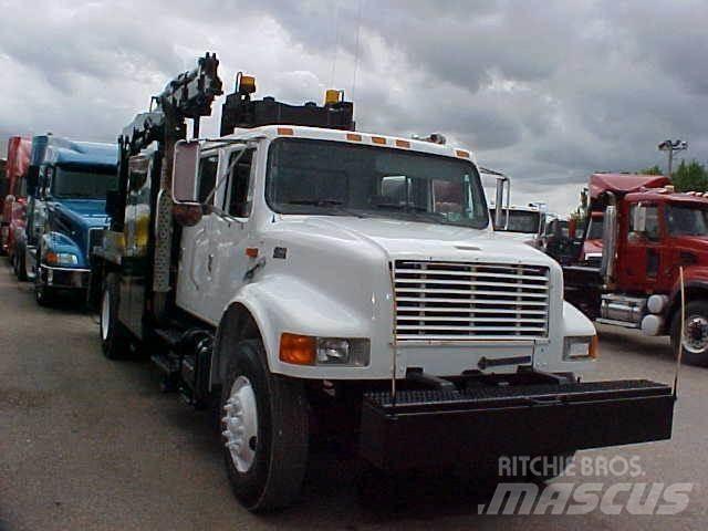 International 4900 Общински/универсални превозни средства
