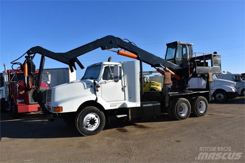 International 8200 Автокранове