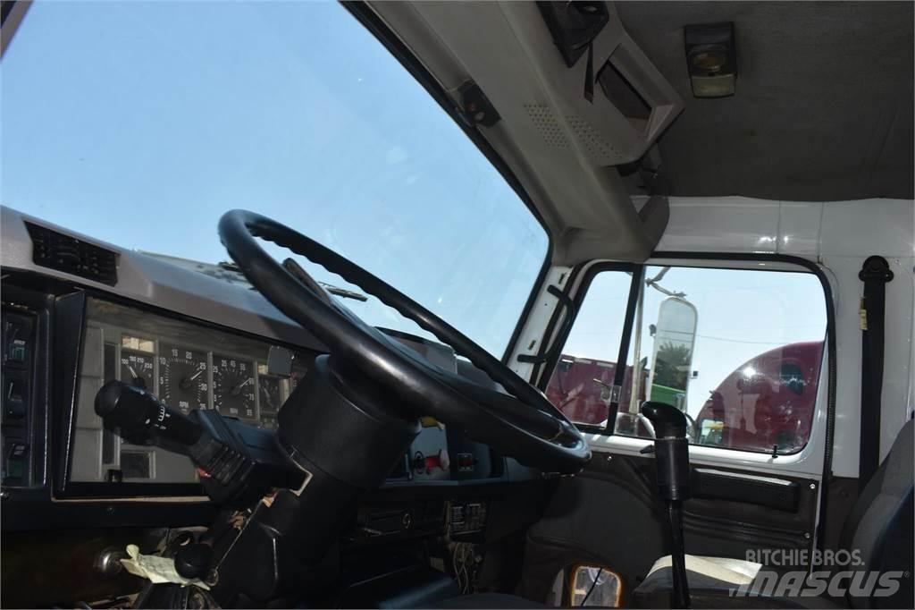 International 8200 Самосвал