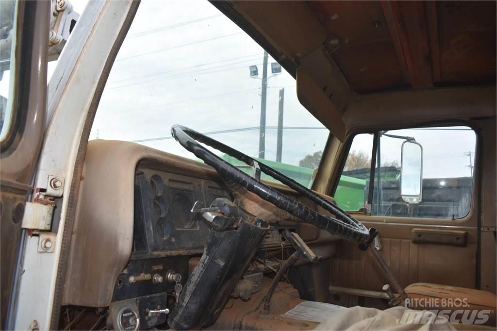 International S2300 Цистерна