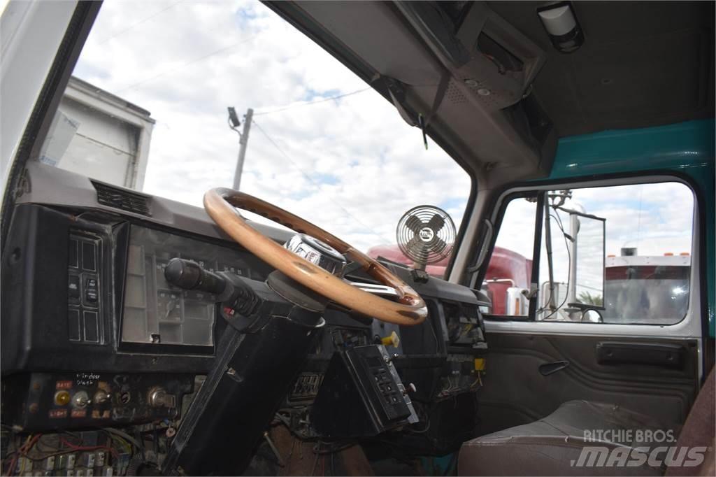 International S2600 Самосвал