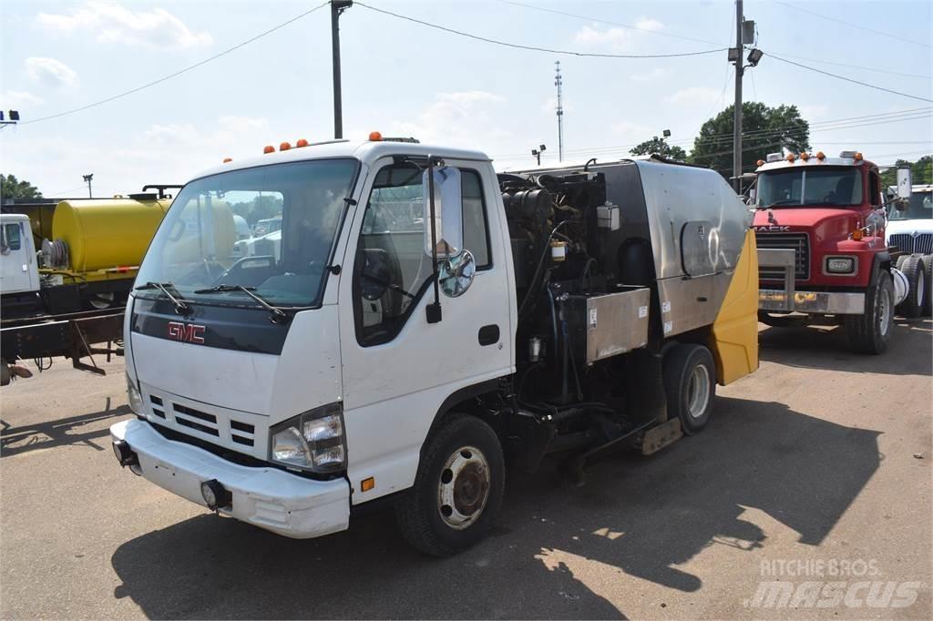 Isuzu NPR Камиони за почистване