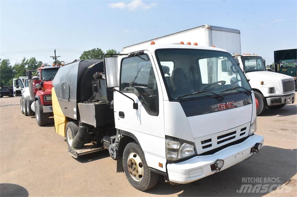Isuzu NPR Камиони за почистване