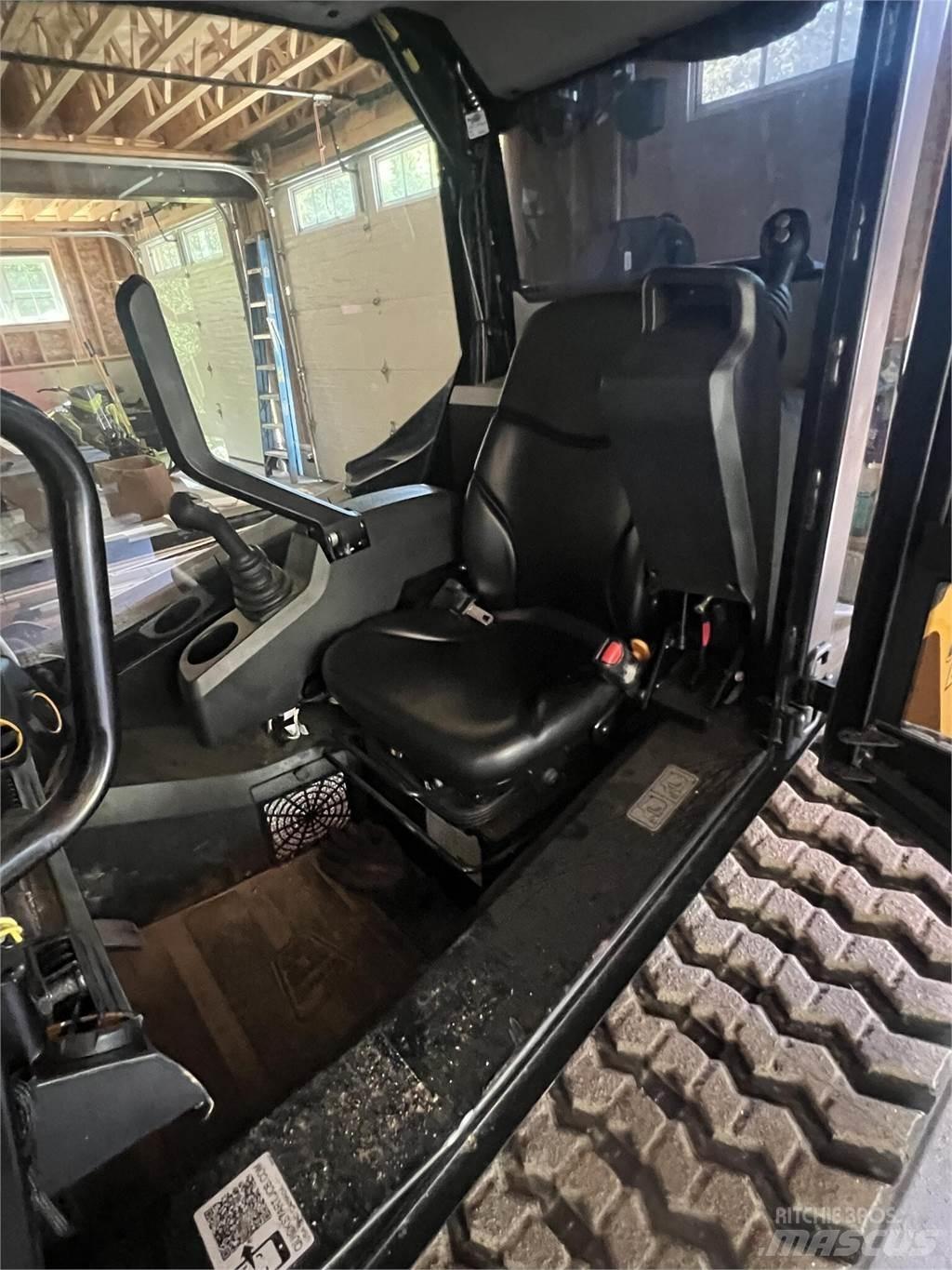 JCB 270T Мини товарачи

