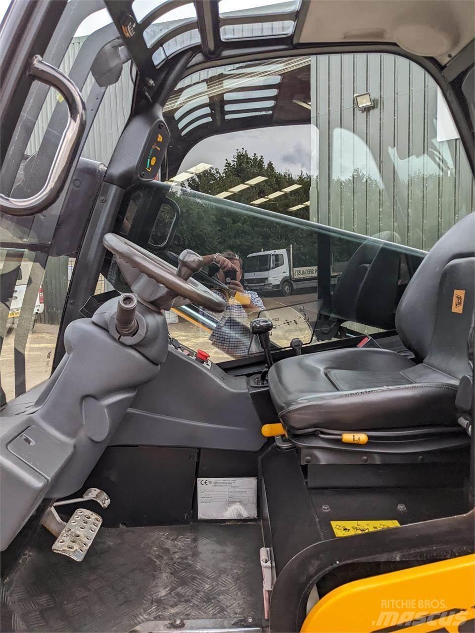 JCB 30D Телескопични товарачи