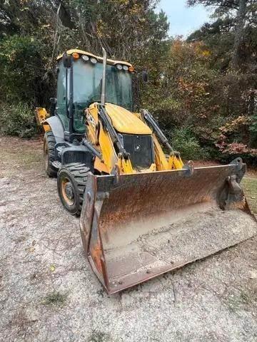 JCB 3CX Товарач със заден ексватор