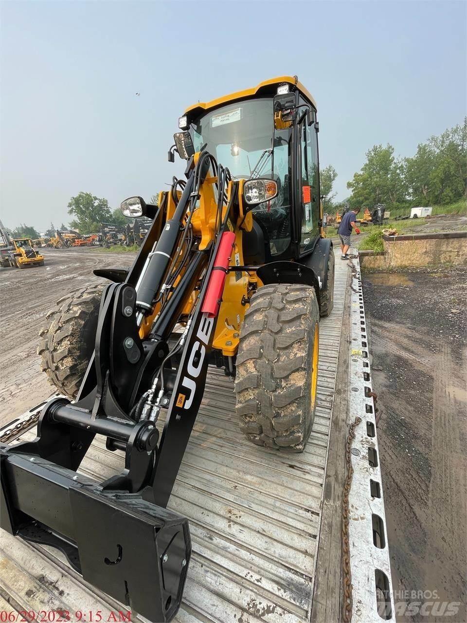 JCB 407 Колесни товарачи