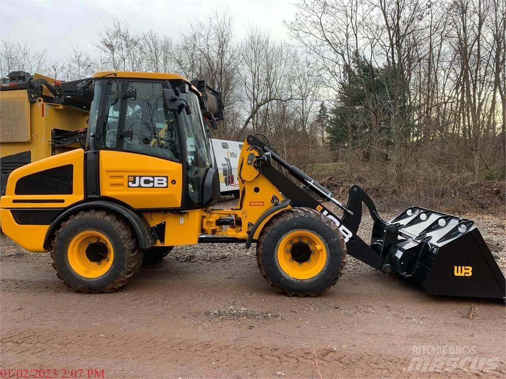 JCB 407B Колесни товарачи