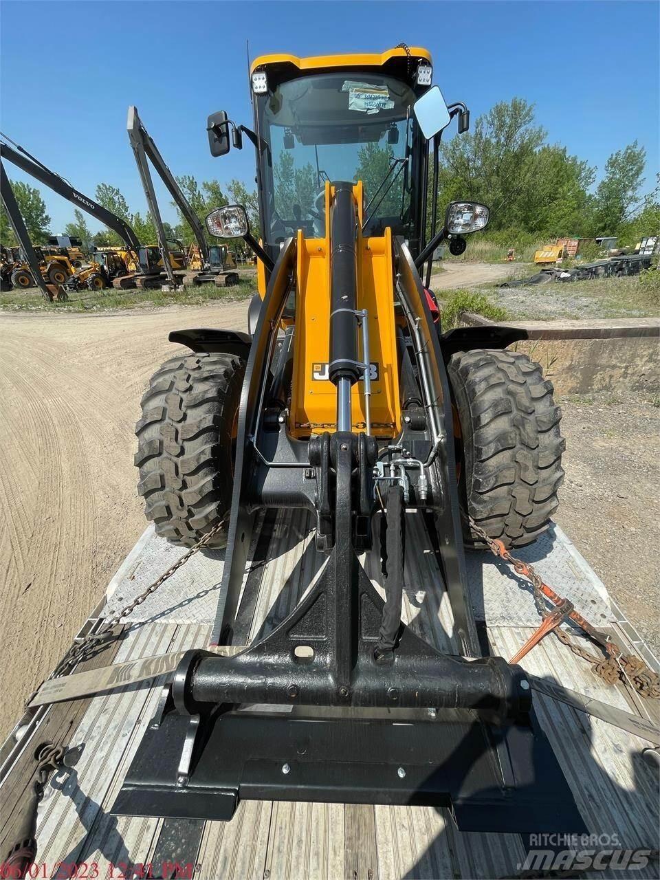 JCB 409 Колесни товарачи