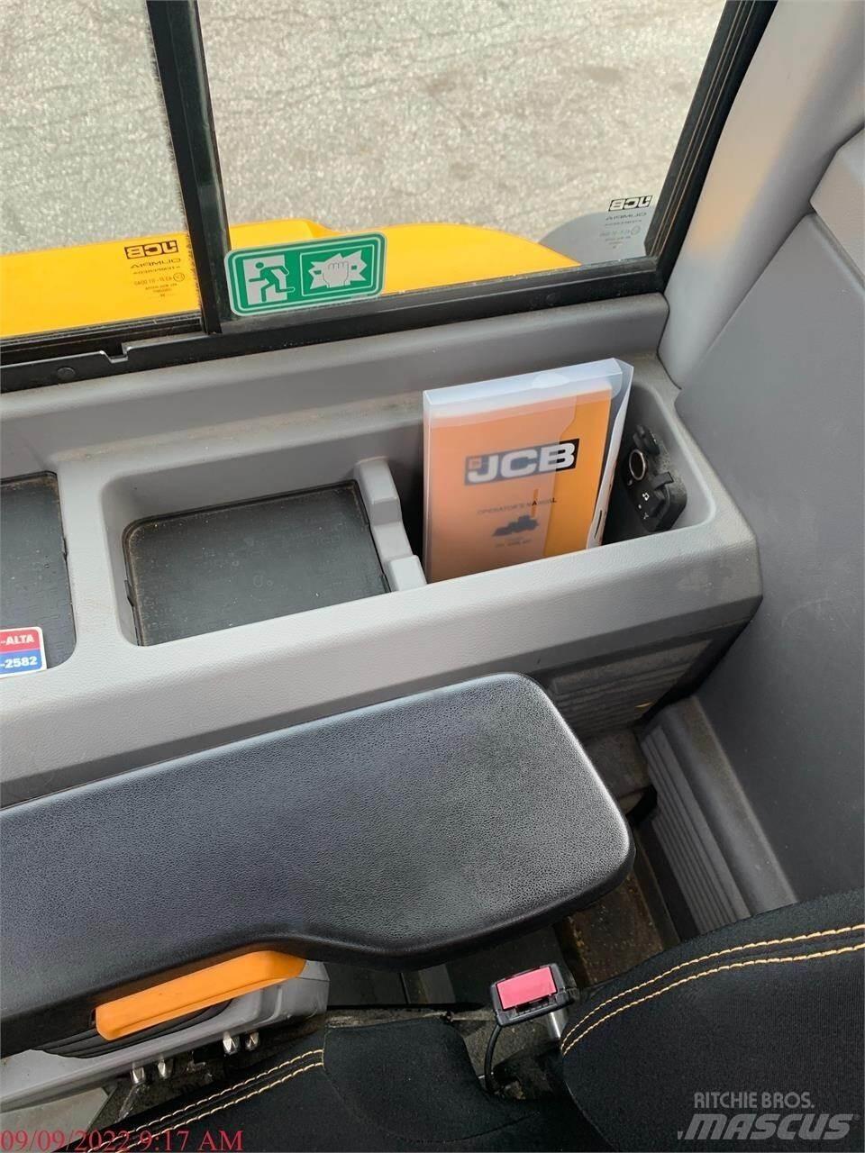 JCB 427HT Колесни товарачи