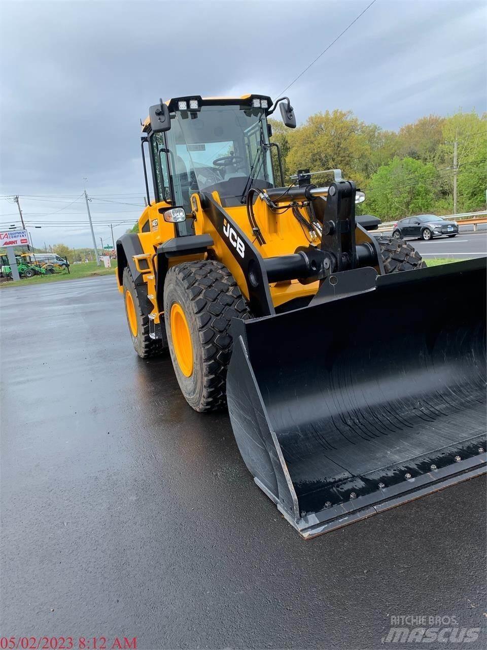 JCB 427ZX Колесни товарачи