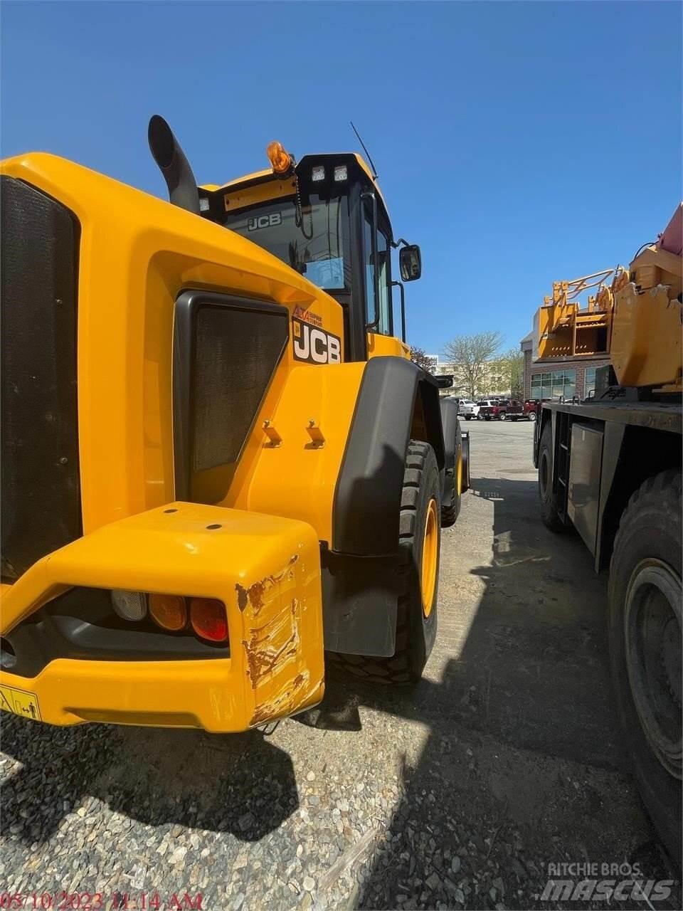 JCB 427ZX Колесни товарачи